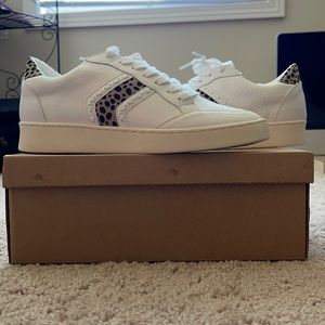 White Raven Sneaker